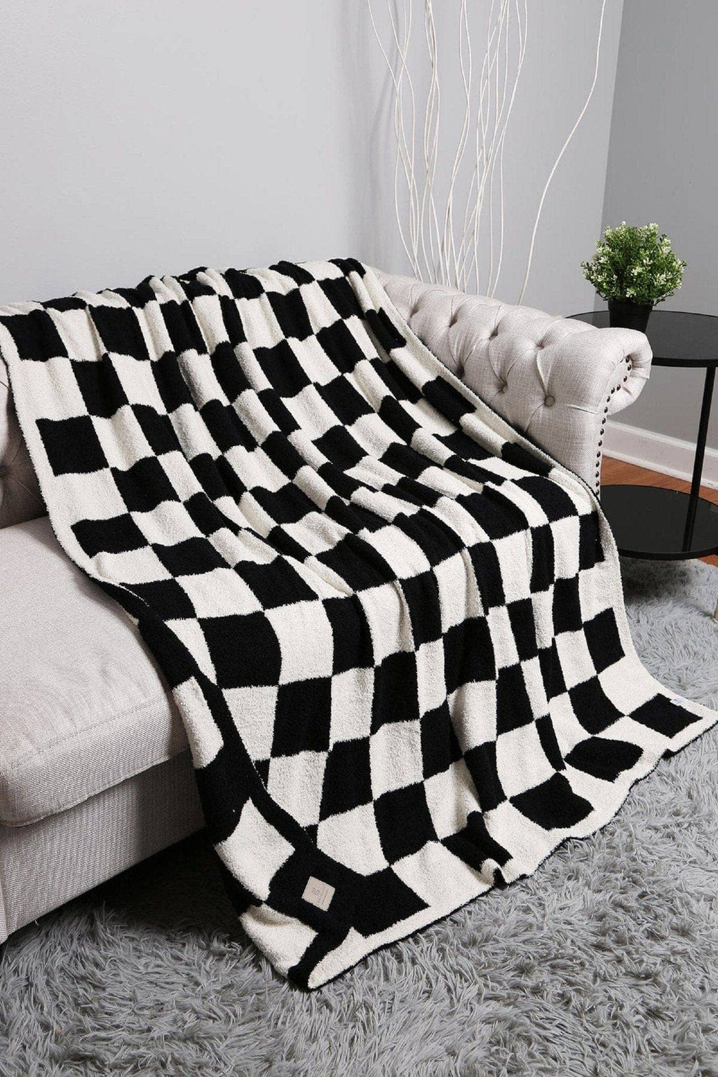 JCL4316 Super Lux Checkered Throw Blanket: Beige