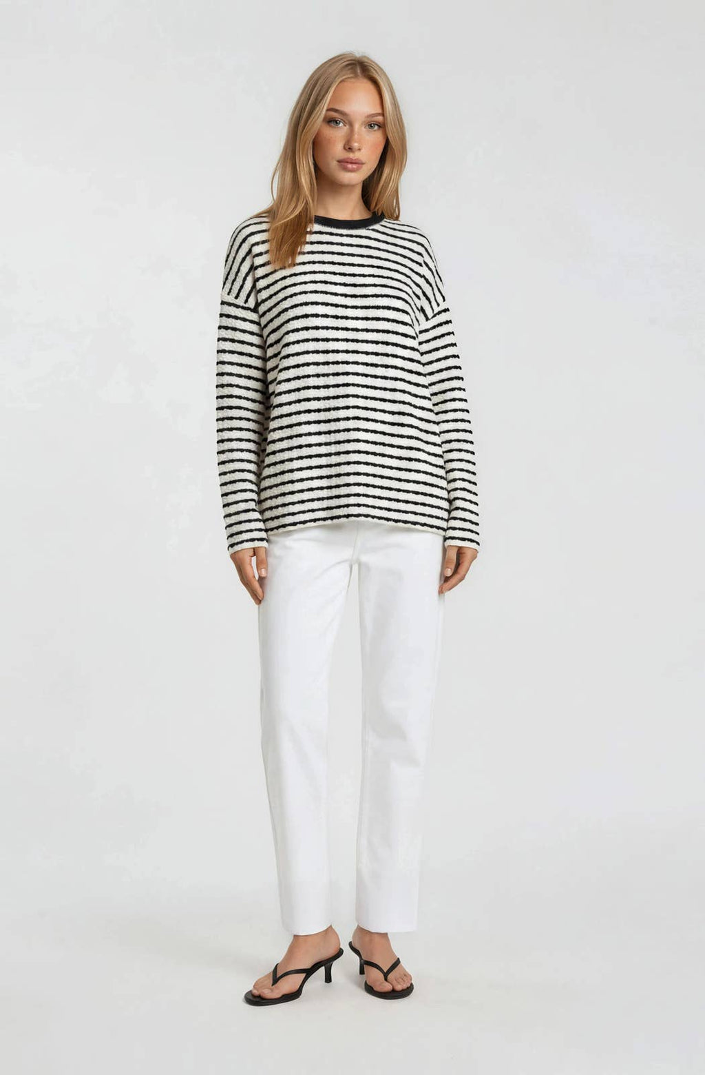 CONTRAST CREW NECK LONG SLEEVE STRIPE TOP: WHITE-BLACK STRIPE