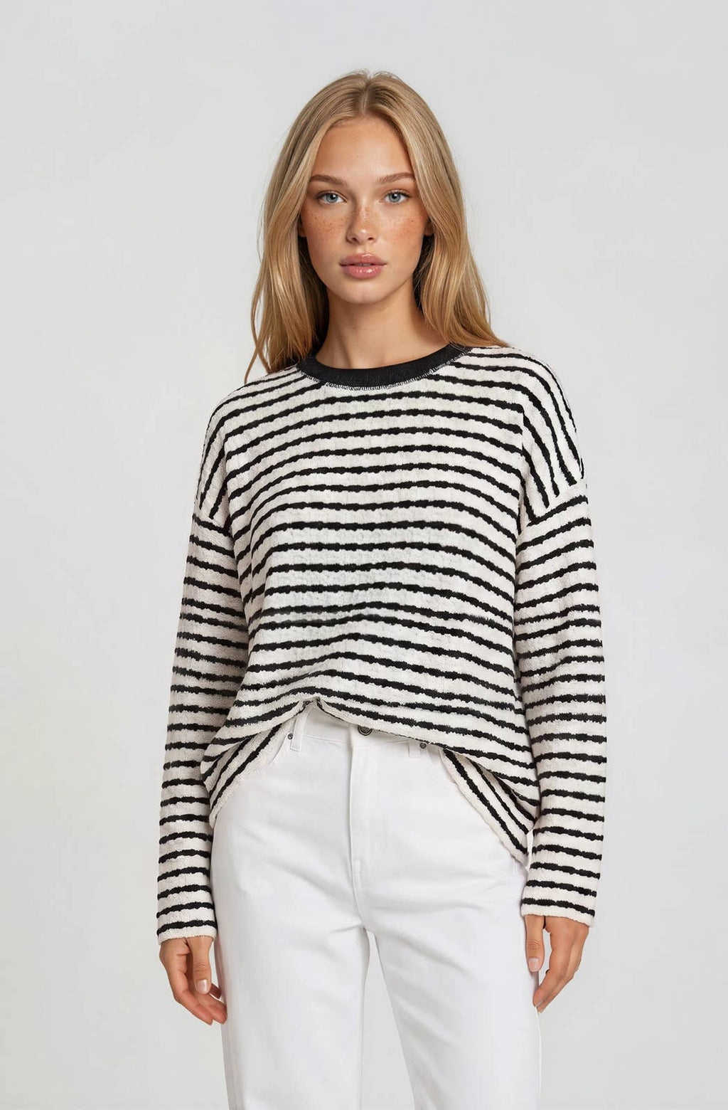 CONTRAST CREW NECK LONG SLEEVE STRIPE TOP: WHITE-BLACK STRIPE