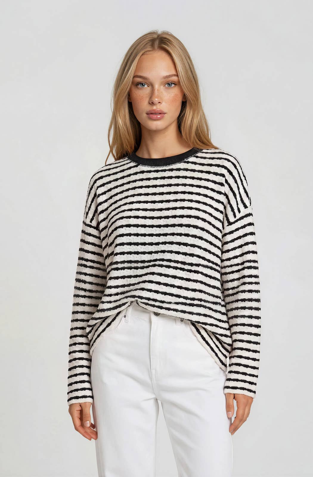 CONTRAST CREW NECK LONG SLEEVE STRIPE TOP: WHITE-BLACK STRIPE